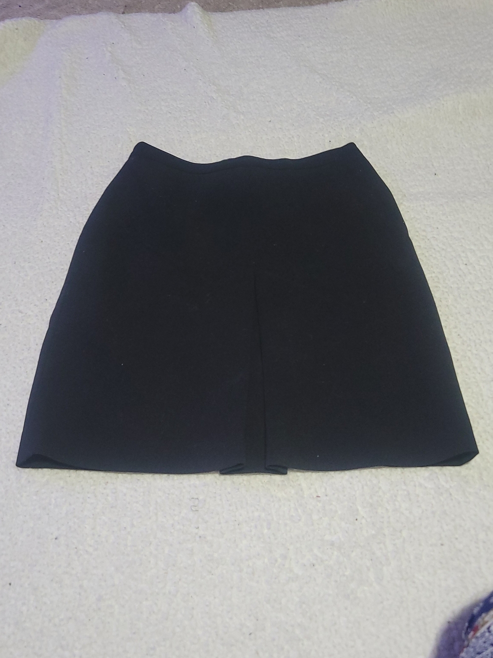 BCBGMaxAzria Black Mini Skirt โ Clean A-Line Panel